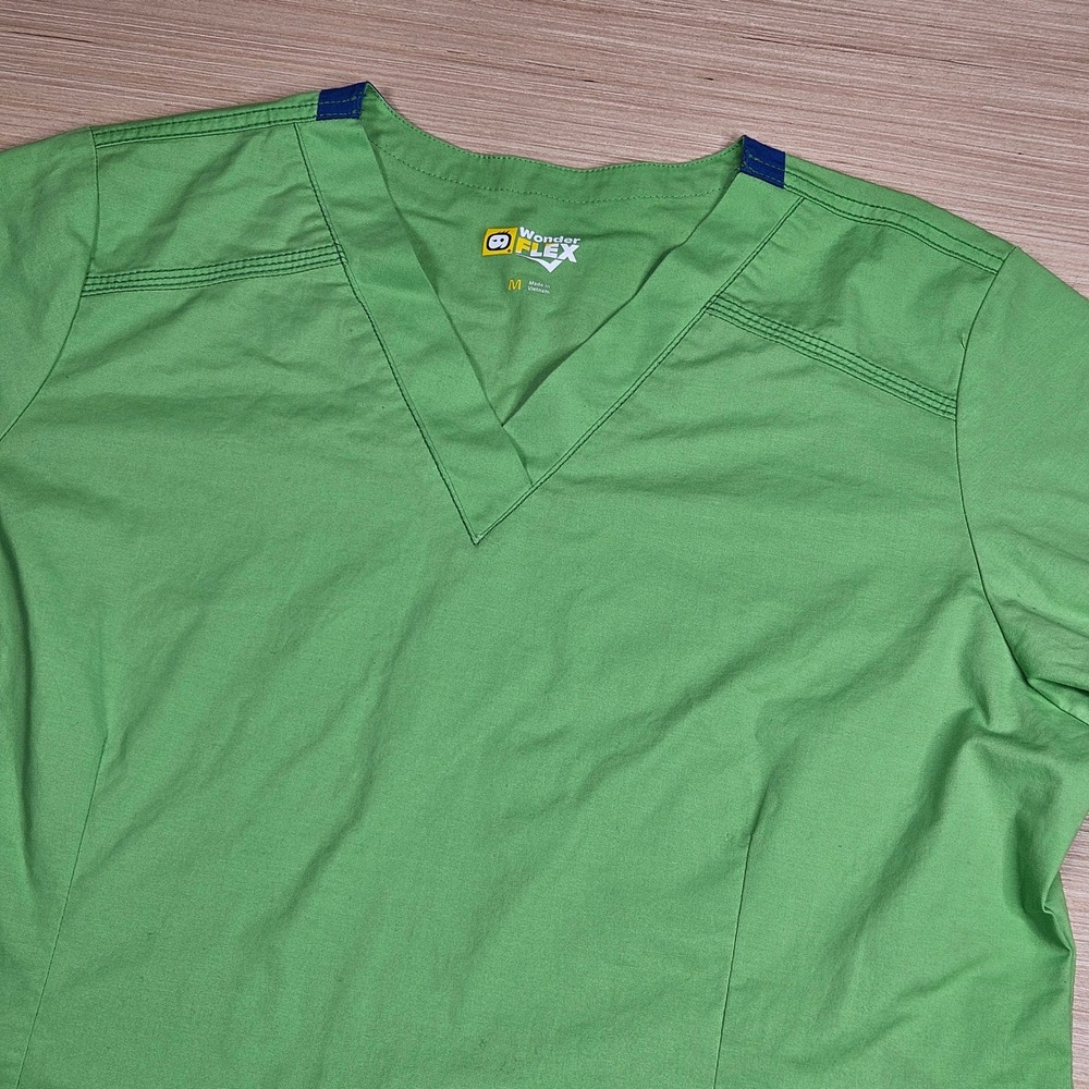 WonderFlex Scrub Top Womens M Green V-Neck Short‎ Sleeve Pockets Medical 6108